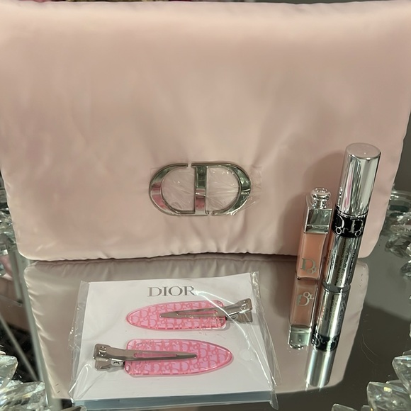 Dior Pink Clutch—Pink Dior Logo Hair Accessory & 2 Deluxe Samples - Picture 12 of 12